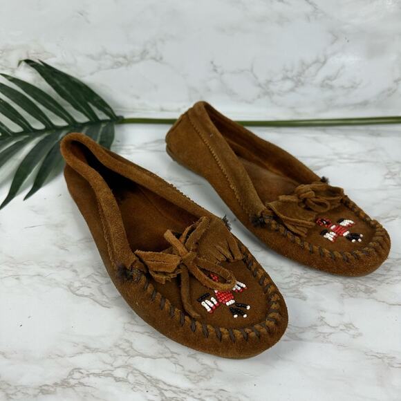 MINNETONKA Kiltie Brown Suede Moccasin  Loafers Beaded Thunderbird size 8 - Picture 3 of 8